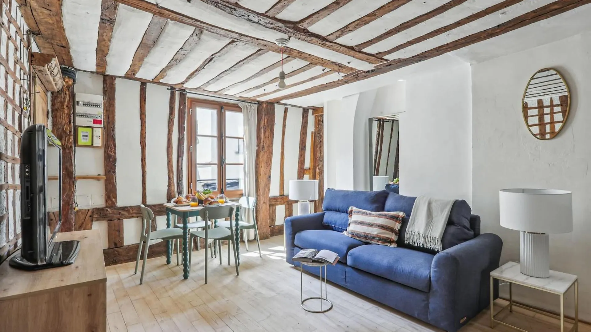 1Br Steps From The Louvre & Palais Royal & Opera Flat